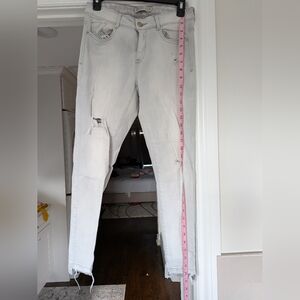 Zara Women's Light Gray Ripped Skinny Jeans